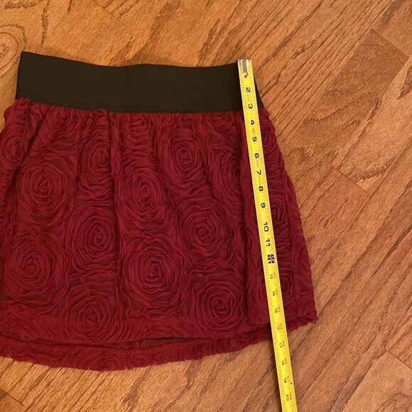 Stooshy mini skirt  - so cute - burgundy and black size M - Picture 3 of 6